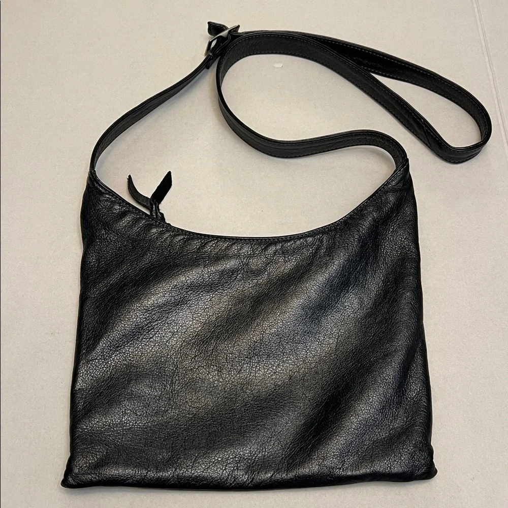SVEN LEATHER CROSSBODY BAG METALLIC BLACK BERKELEY USA